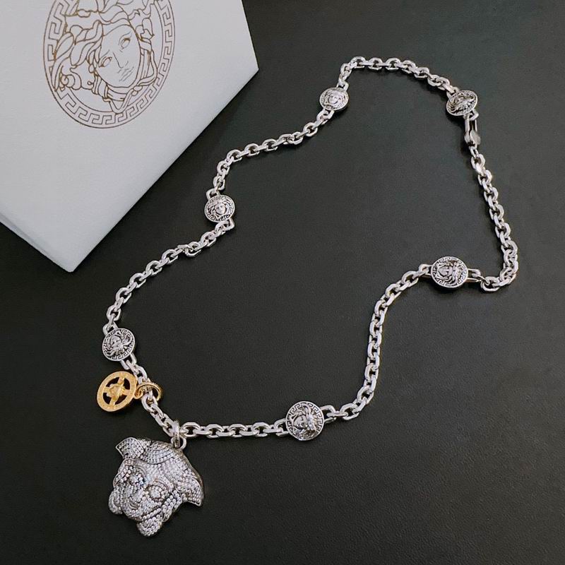 Versace necklace lyx262